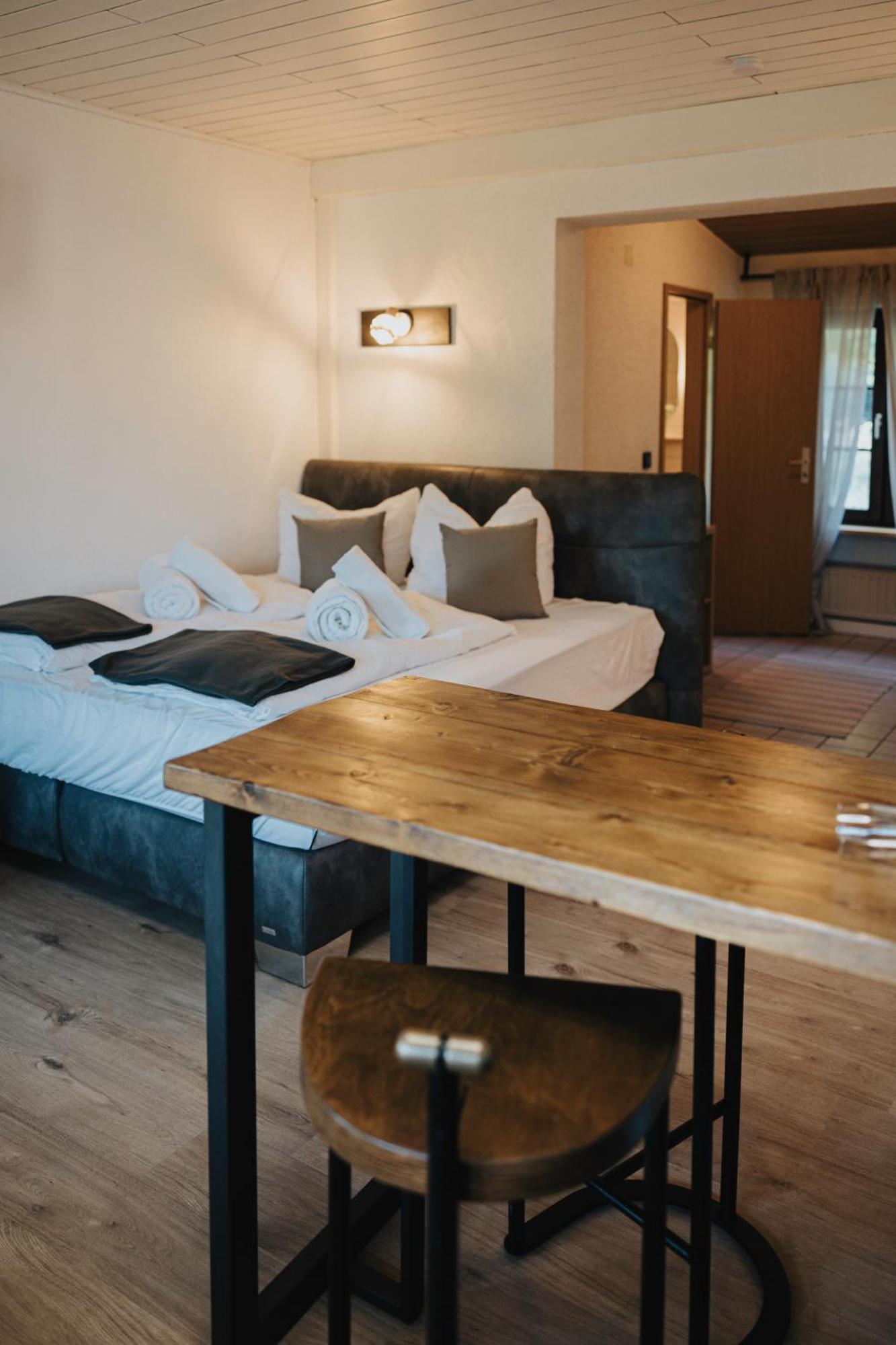 Apartment Am Annaweiher Hinterweidenthal Bagian luar foto